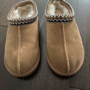 Ugg Tasman Slippers - Chestnut- 7m- Brand New